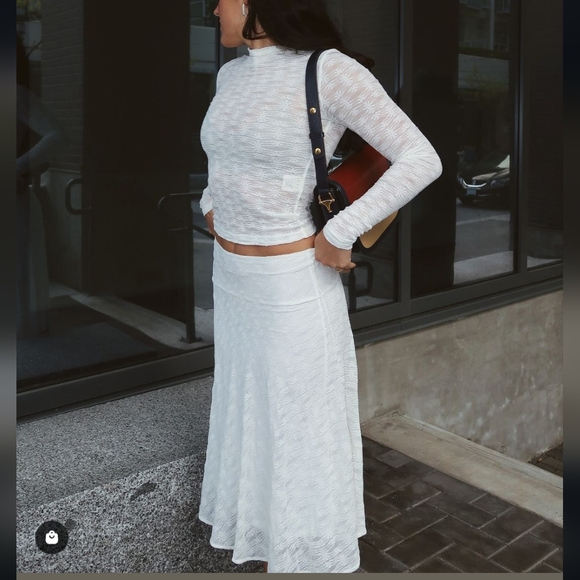 Rowie the Label Galo Flower Lace Top - Picture 3 of 8